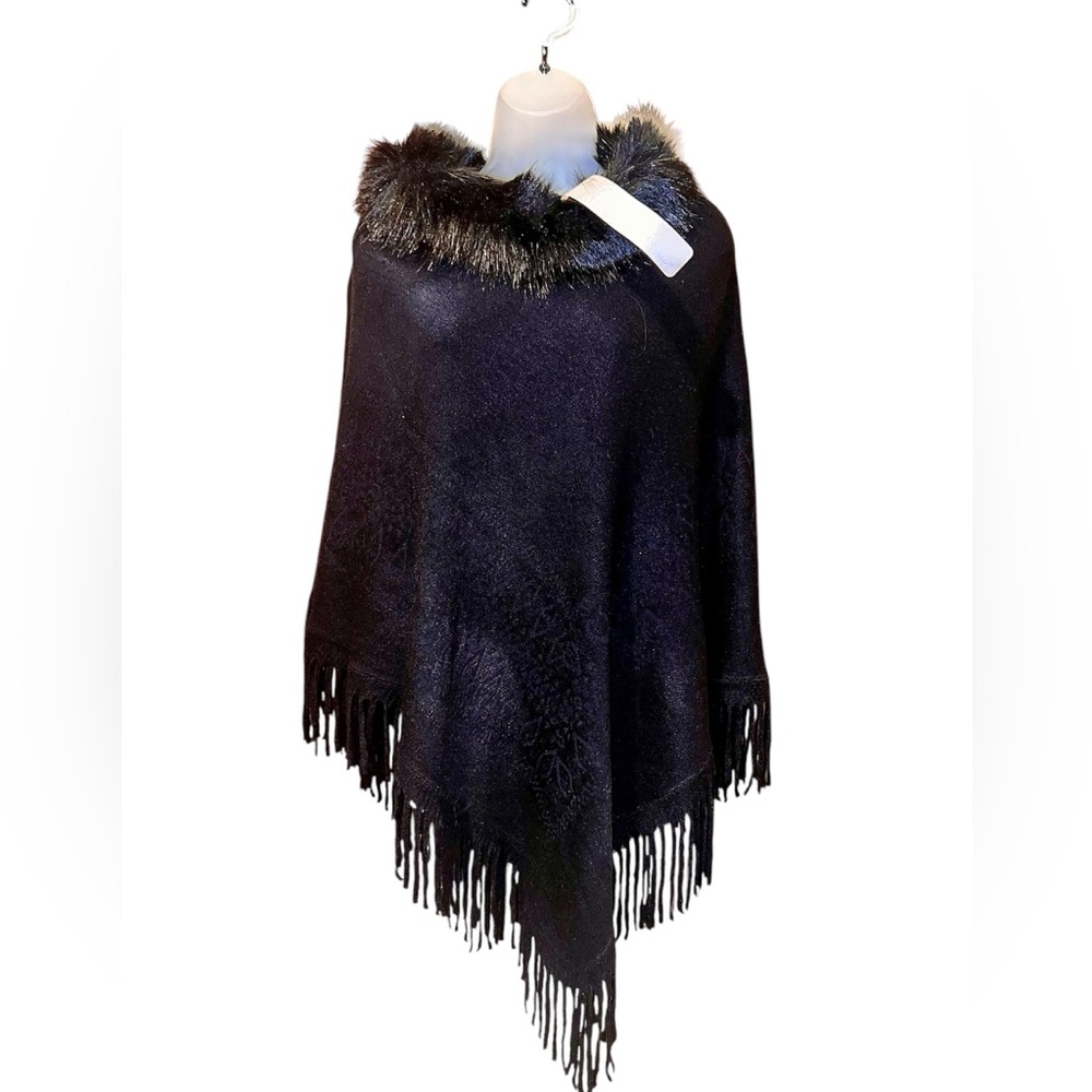 NWT Cozy Black Poncho with Faux Fur Trim, Asymmetrical Poncho Cape
Beautiful!